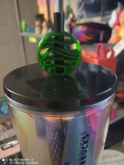 Planet Straw topper