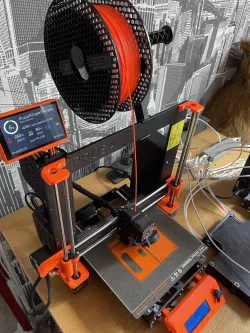Raspberry Pi case with Hyperpixel 4