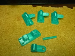 Simple notched hinge
