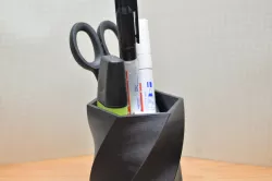 Clean pencil holder by KMS