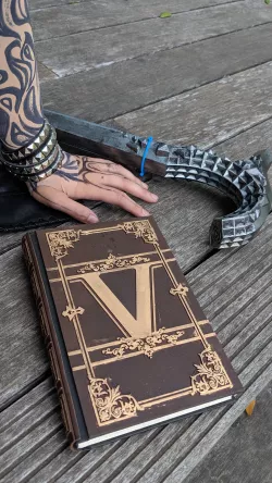 DMC5 V Book [Lelegacycrafting]