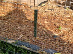 Electric fence spacer