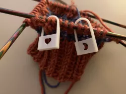 Lockable Stitch Marker