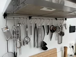 Magnetic kitchen rail / aluminium rod holders