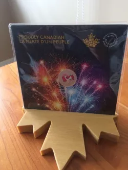 Maple Leaf Coin Stand