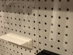Pegboard pedestal for 3D printer glass beds