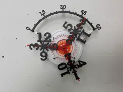 Wandering hour wall clock