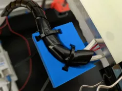 Hypercube Evolution (HeVo) Heatbed Cable Guide / Support