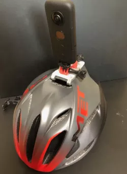 Insta360 mounter on MET (M103 RIVALE)