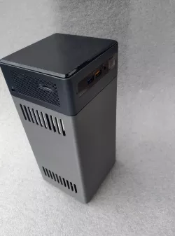 Intel NUC (gen8) 3.5" HDD and battery case