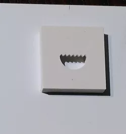 Picture hanger Plate with Alignment Tool