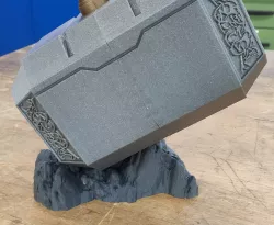 Thors Hammer Molnjir Life Size with better handle and stand