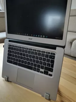 Vertical laptop stand for Lenovo Thinkpad T460s, T490s, Acer Chromebook 14 and more