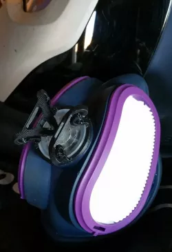 Welding respirator holder