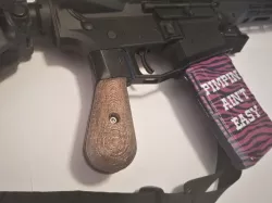 96-15 AR-15 Grip