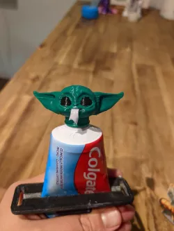 Baby Yoda thootpaste vomit multimaterial