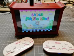 Raspberry Pi + 5 Inch Screen Case (RetroPie Console)