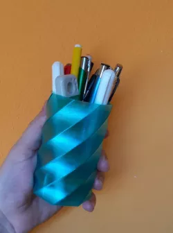 stojan na tuzky ( pencil holder )