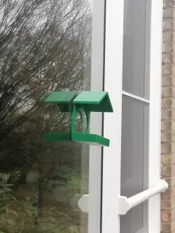 Window bird feeder