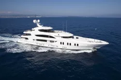 YACHT LADY SARA