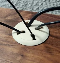 Table cable guide