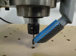 Vacuum cleaner adapter for CNC router