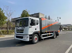 Deep cleaning vehicle