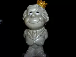 Dad statue