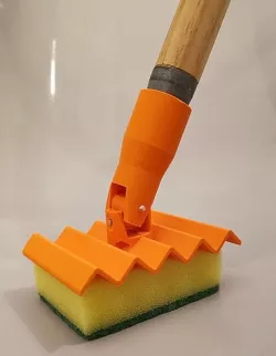 Broom handle sponge extension (CC-BY-NC-SA)