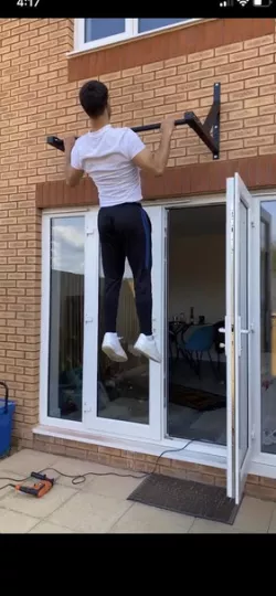 CrossFit pull up bar- Lift & Press