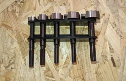 Center bit holder