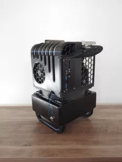 Custom ITX case for 200mm radiator watercooling