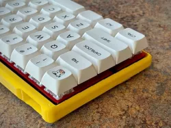 Low profile 60% keyboard case