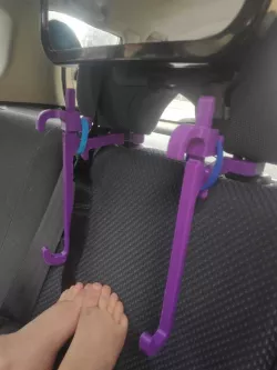 Tablet head rest holder