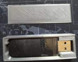 Hyperx Cloud Flight X dongle box with sliding lid
