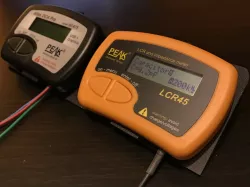Peak Electronic Device Tabletop Holder