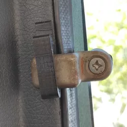 Suzuki Vitara from the 90s rear windows clip (AKA Sidekick, Geo tracker)