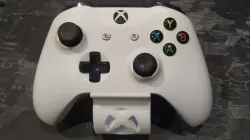  Xbox One Controller Stand, linkable remix (battery holder, xbox logo)