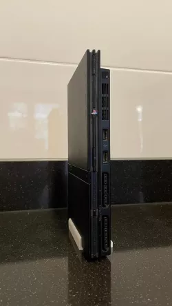 PS2 Slim + 2 memory cards vertical stand