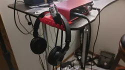 Cable Hangers clamped on table edge without screw
