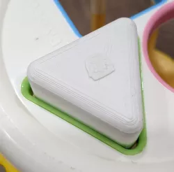 Piyopiyo Triangular Prism Toy