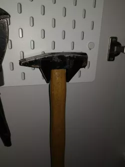 Big hammer holder for Skadis pegboard