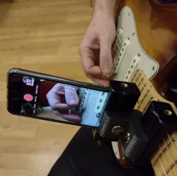 Smartphone guitar neck mount