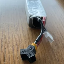 XT-30 battery cap with charge indicator
