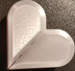 Another Illusionist's magic locket
