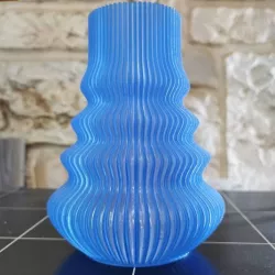 BEZIER VASE 03