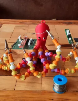Octopus soldering aid