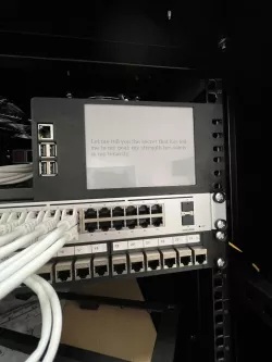 5.83 inch Waveshare E-Ink & Raspberry Pi 3b+ mount for 19" server rack