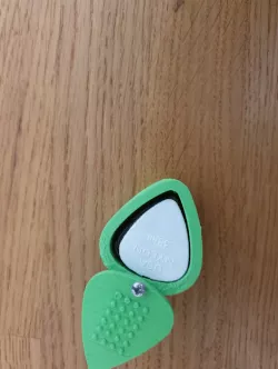 Guitar pic holder