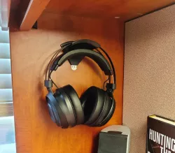 Headphone Hanger for Command Strips